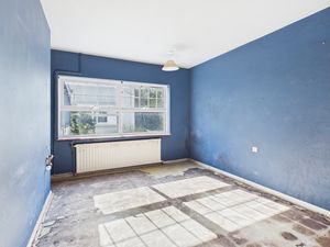 Bedroom- click for photo gallery